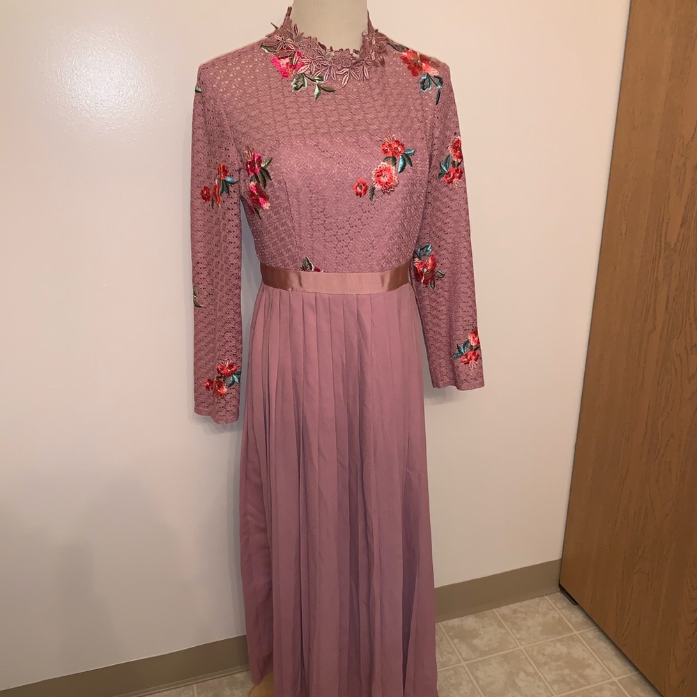 Little Mistress petite appliqué dress